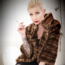 Victoria Violence - Foto Nr. 3